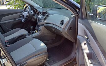 Chevrolet Cruze 1.6 16V 83kw Benzin r.v.2010 - 9