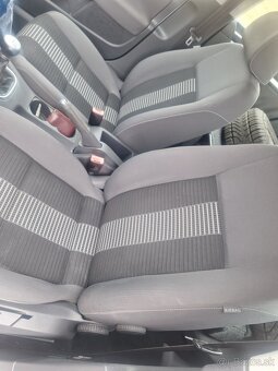 VW GOLF V 1,4 BENZÍN KLÍMA ROK 2008 - 9
