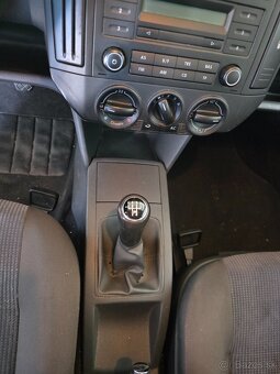 Volkswagen Polo 1.2 Family benzín - 9
