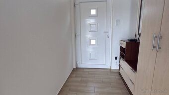 Na predaj: Slnečný 4-izbový rodinný dom v Rajke – ideálne mi - 9