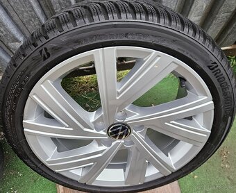 Originálna zimná sada VW - 5x112 r18 + 225/40 r18 92V - 9