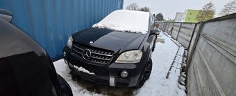 Mercedes Benz ML63 AMG - 9