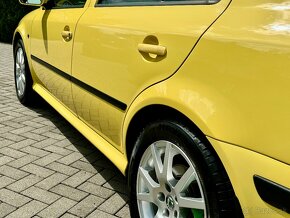 Škoda Octavia 1.8T RS Lemon Yellow - 9