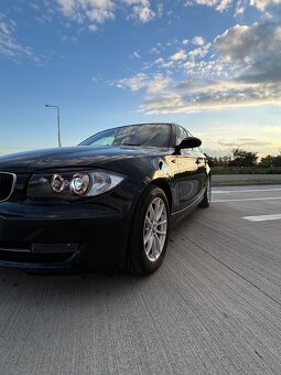 Predám BMW E87 118d - 9