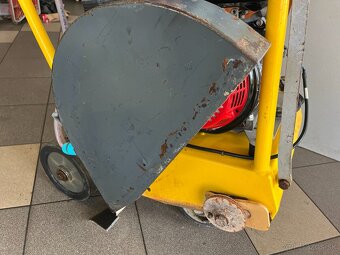 Rezačka špar pila na beton asfalt Wacker Neuson BFS 1345 - 9