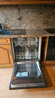 Masívna kuchynská linka z Nemecka so spotrebičmi - 9