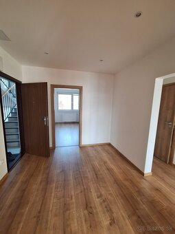 Prenajmem 3 izbový byt v Podlaviciach - 9