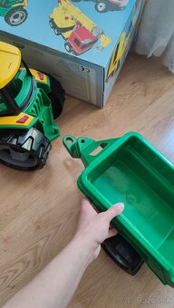 Veľký traktor, vrtuľník, auto so zdvíhacou plošinou - 9