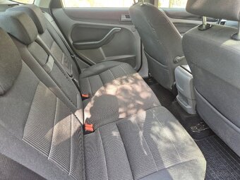 Predám Ford Focus Hatchback Faclieft 2.0 TDCI 100kw M6 - 9