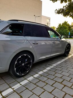 Škoda Superb Combi 2.0 TDI Sportline - 9