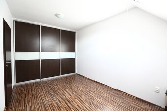 Veľkometrážny 2-izbový byt s výhodami Rodinného domu - 9