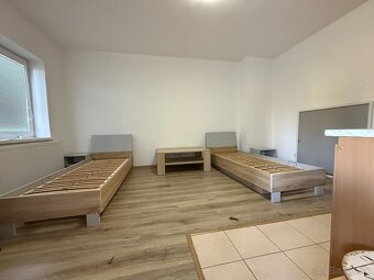 PREDAJ - RODINNÝ DOM - ZLATÉ MORAVCE - 9