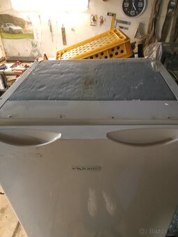 Vstavaná chladnička - 9