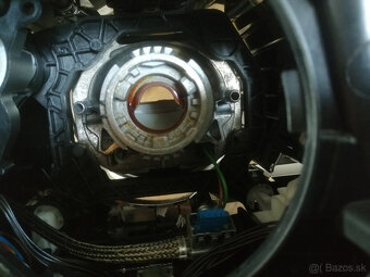 BMW F10 F11 pravý xenon 63117203246 bez AHL - 9