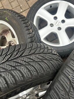 Peugeot 4x108 6,5J R16 205/55 - 9
