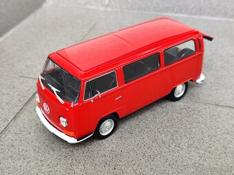 KOVOVÝ MODEL ( OTVÁRATEĽNÉ DVERE A KUFOR ) - VOLKSWAGEN BUS - 9
