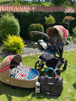 Trojkombinacia Cybex Priam rose gold Karolina Kurkova - 9