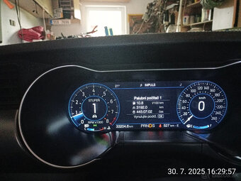 Ford Mustang 5.0 GT, nový v ČR 9/22, v záruce do 9/27 - 9