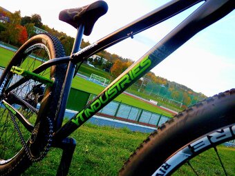 Yt industries dirt love - 9