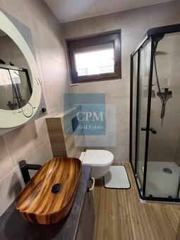 Ponúkam na prenájom 2-izbový dom s veľkou terasou a pozemkom - 9