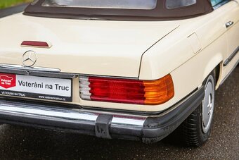 Mercedes-Benz SL 380 R107 - 9