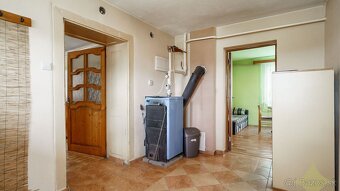 Exkluzívne na predaj gazdovský rodinný dom s pozemkom o rozl - 9