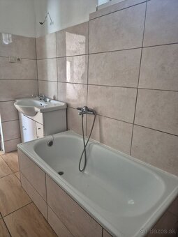 Rodinný dom na predaj v obci Pribeta. - 9