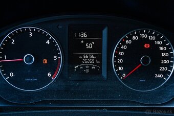 Volkswagen Caravelle 2.0TDi - 9