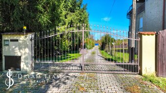 5-izbový rodinný dom, dvojgaráž, 1500m2 pozemok Zlaté Mor. - 9
