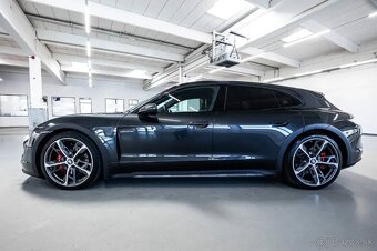 Porsche Taycan - 9