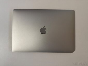 MacBook Pro M2 - REZERVOVANÉ - 9