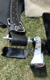 Westernový sedlový komplet 1) černé s hnědou - 9