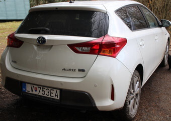 Toyota auris hybrid 1,8 - 9