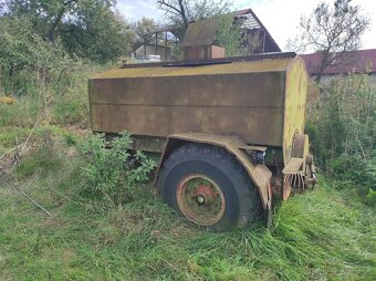 Podvozok na vlečku za traktor. - 9