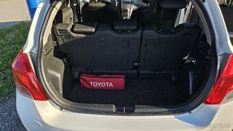 Predám Toyota Yaris 1.33 benzín - 9