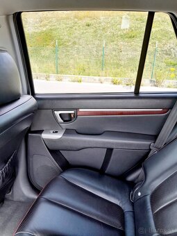 SUV Hyundai Santa Fe - 9