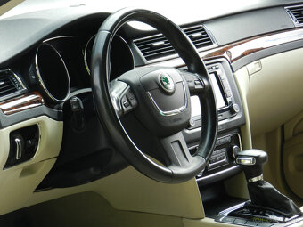 Škoda Superb Combi 3.6 FSI V6 4x4 Elegance DSG - 9