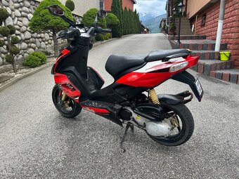 Aprilia SR50 - 9