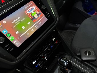 Carlinkit CarPlay Ai Box LED s Android 13 8+128GB - 9