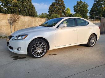 Lexus IS220d - 9