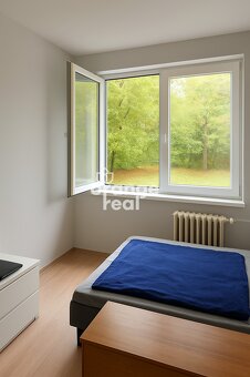 NA PREDAJ 1 a pol IZBOVÝ BYT KEŽMARSKA ULICA - 9