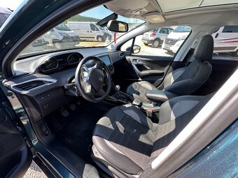 Peugeot 2008 1.6 BlueHDi S&S 120 Allure - 9