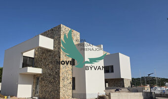 LUXUS NA DOSAH MORA - EXLUZÍVNE VILA V REZIDENCII NA OSTROVE - 9