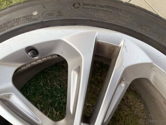AUDi orig. Q3 5x112 8j x19 ET 36 255 40 R19 - 9