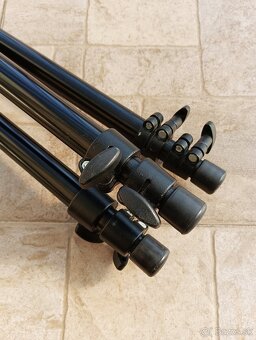 Manfrotto 190B Professional Tripod, guľová hlava, popruh 95€ - 9