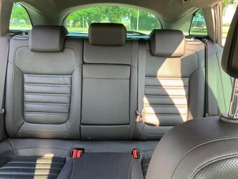 Opel Insignia 125KW/170 koni / automat / bixenon/serv.kniha - 9