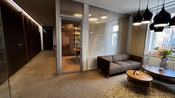 Prenájom kancelárií v historickej budove v centre Bratislavy - 9