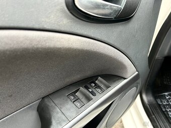 Seat Leon 2.0 TDI 103kW BMM Sport r.v.2010 - 9