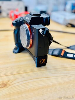 Ergonomický grip pre Sony A7 III - 9