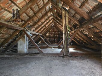Na predaj dom s veľkým stavebným pozemkom 2148 m2 - 9